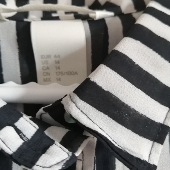 Top - Picture 3 of 3